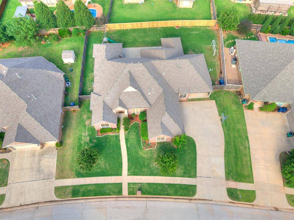 15212 Grayson DR, Edmond, OK 73013