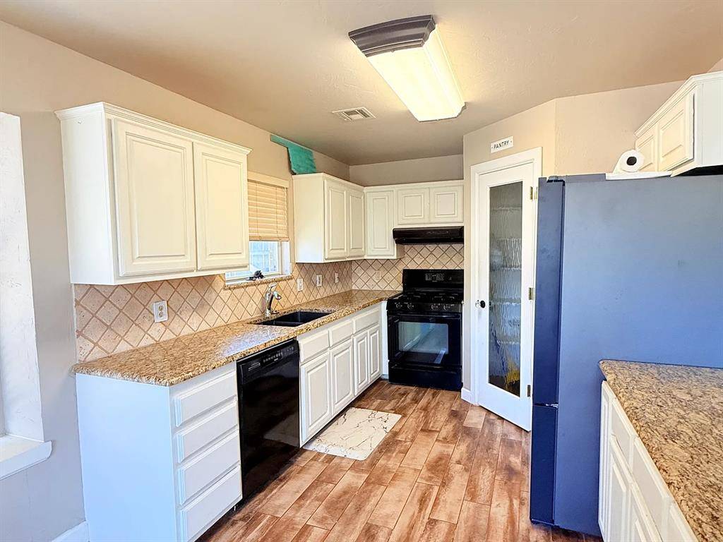 1801 Brittany LN, Edmond, OK 73003