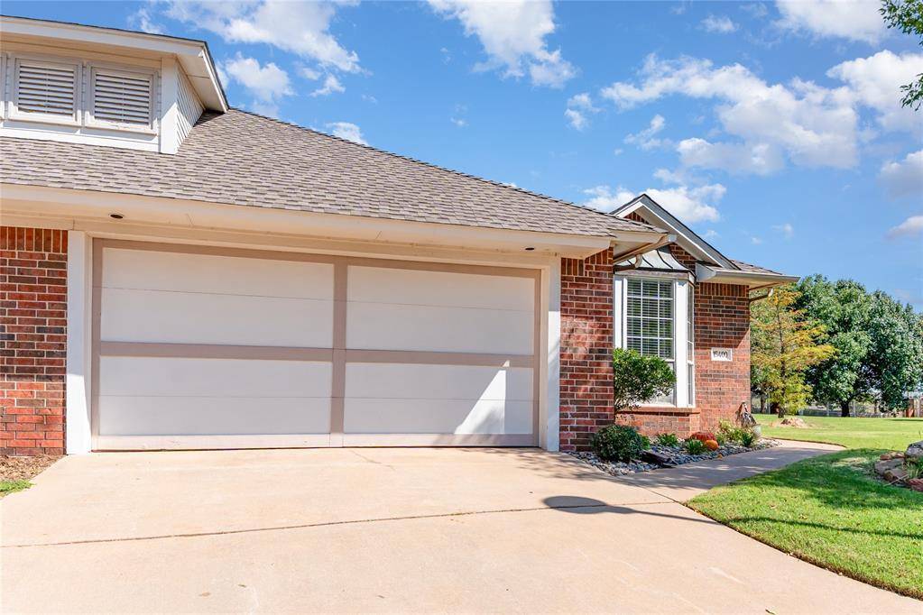 15400 Monarch LN, Edmond, OK 73013