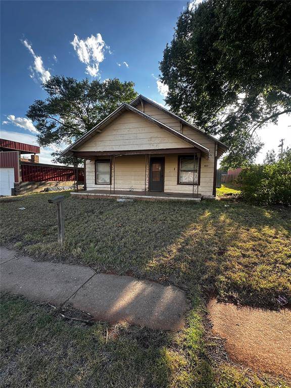 805 N 4th ST, Sayre, OK 73662