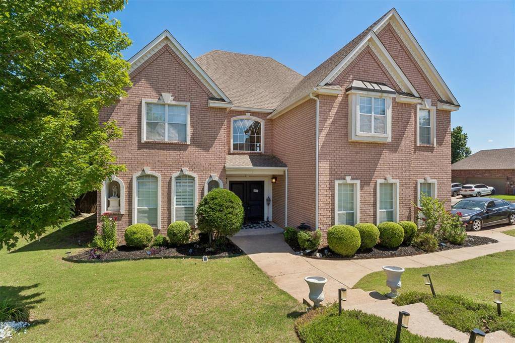 2600 Grand National DR, Edmond, OK 73034