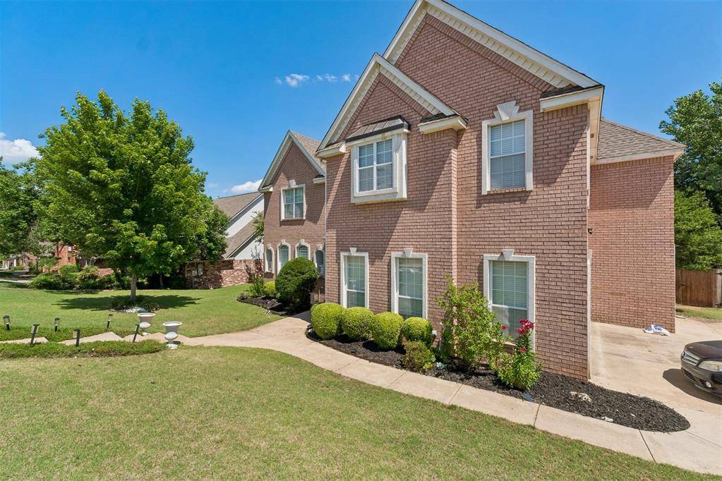 2600 Grand National DR, Edmond, OK 73034
