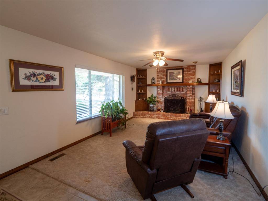 9613 S Highway 99, Prague, OK 74864