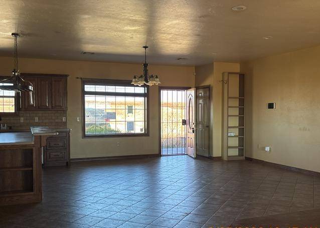 10748 N 1990 RD, Elk City, OK 73644