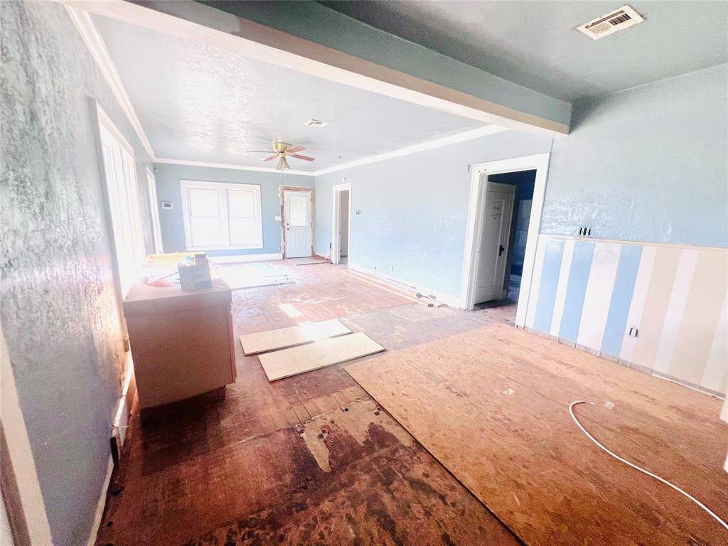 1101 W A AVE, Elk City, OK 73644