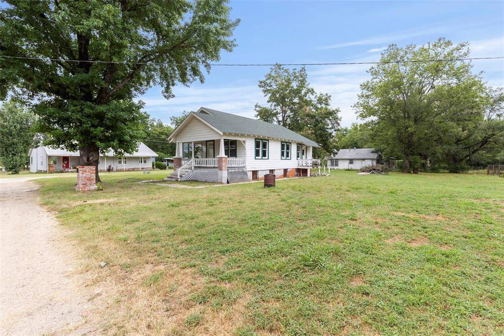128 E 17th ST, Wewoka, OK 74884