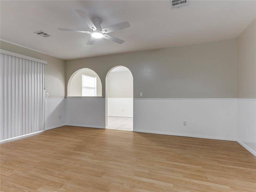 912 Meadowgreen DR, Midwest City, OK 73110