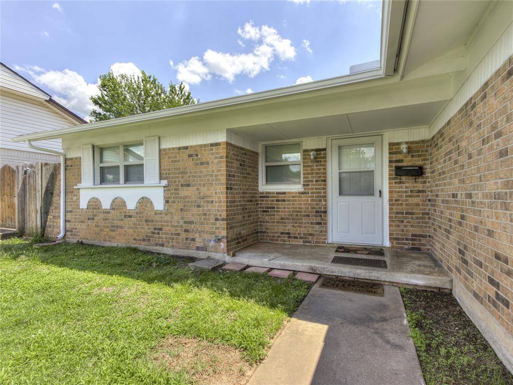 912 Meadowgreen DR, Midwest City, OK 73110