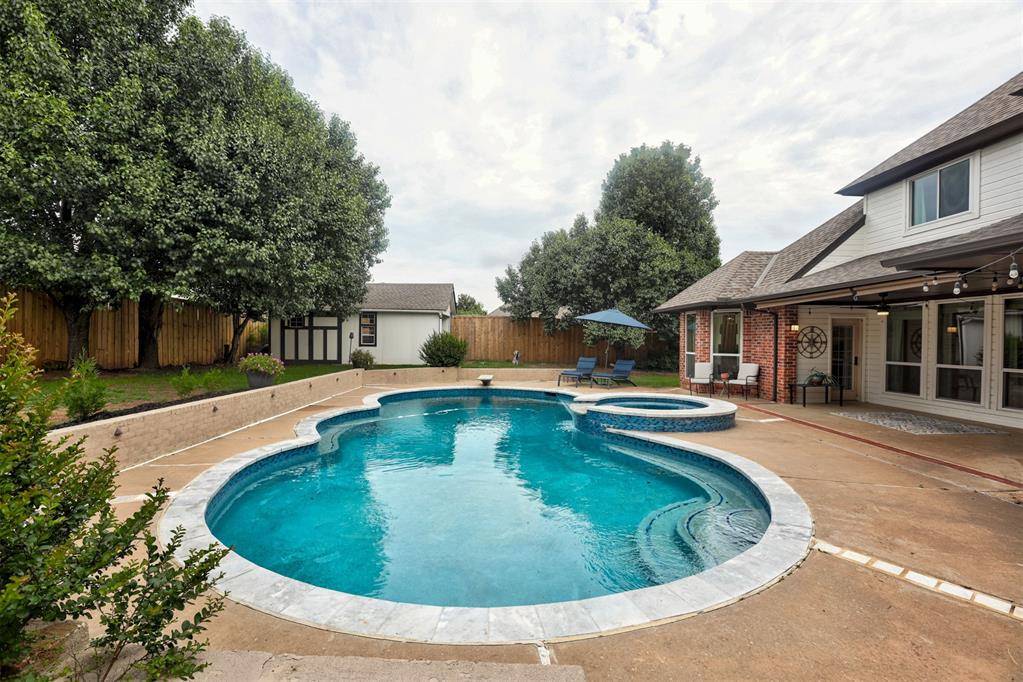 2601 Stratton DR, Edmond, OK 73013