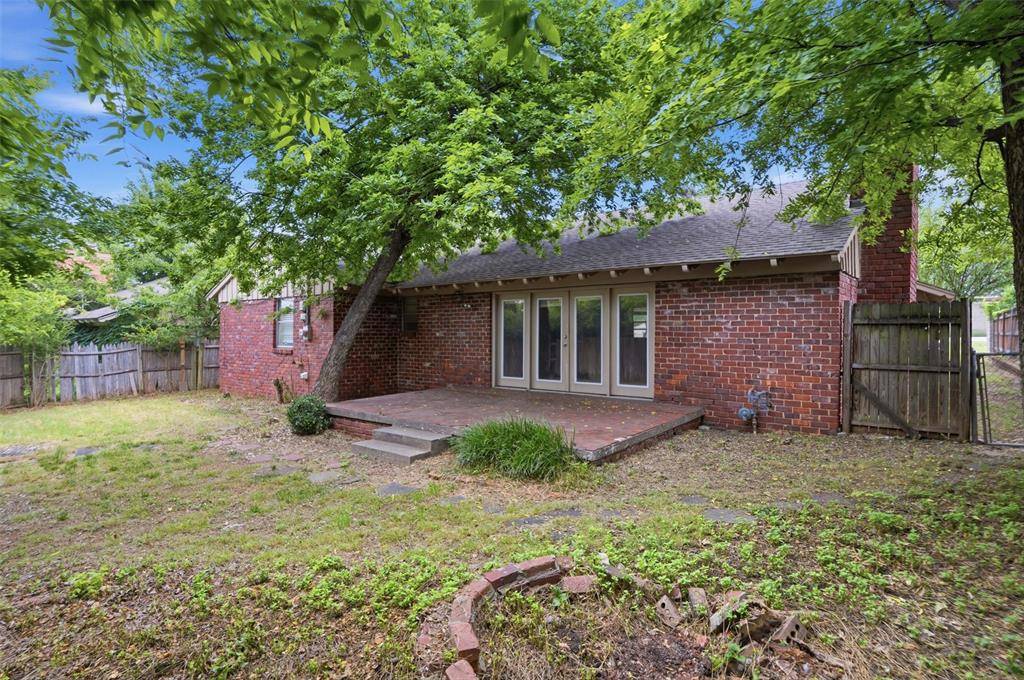 1409 NW 63rd RD, Nichols Hills, OK 73116