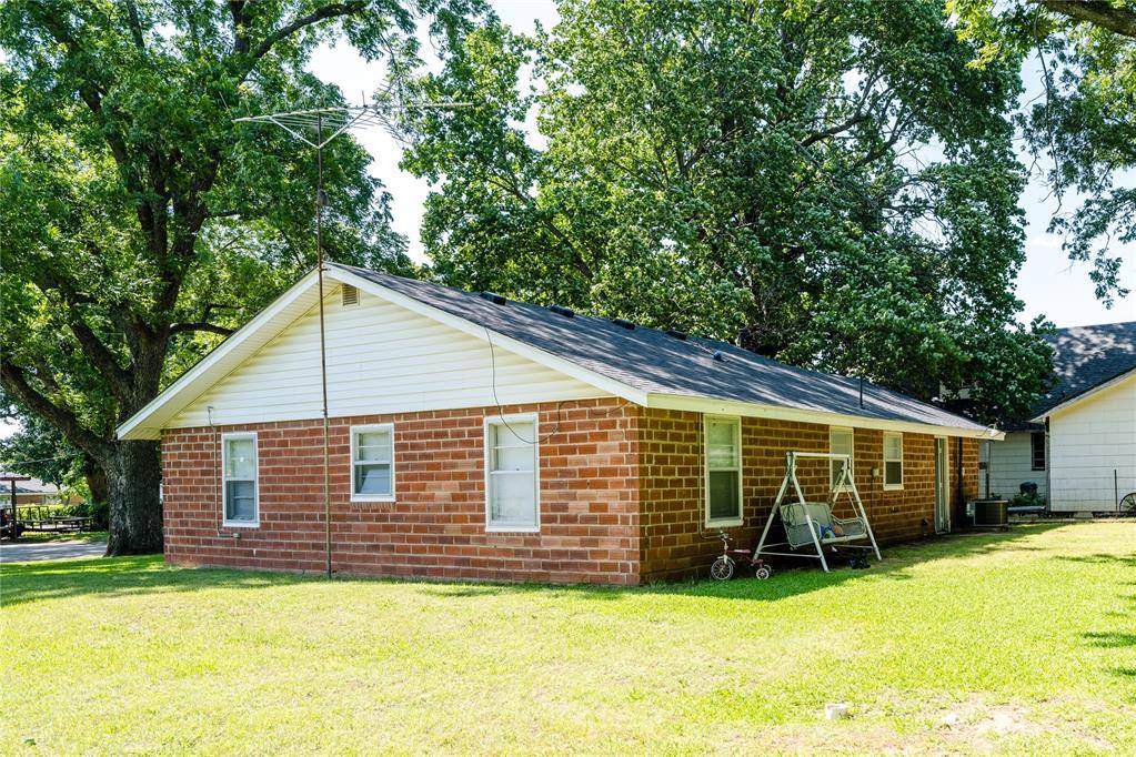 405 S Clayton AVE, Wynnewood, OK 73098