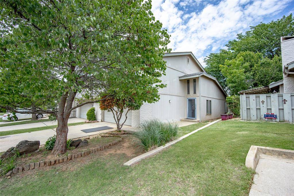 9805 Hefner Village DR, Oklahoma City, OK 73162