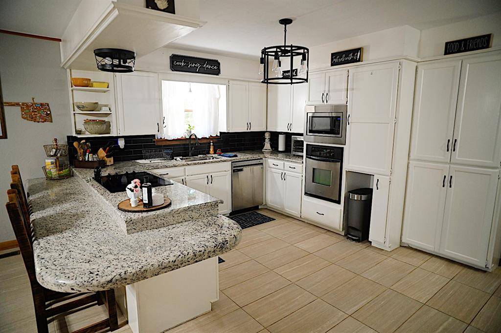 1917 N Minnesota AVE, Shawnee, OK 74804