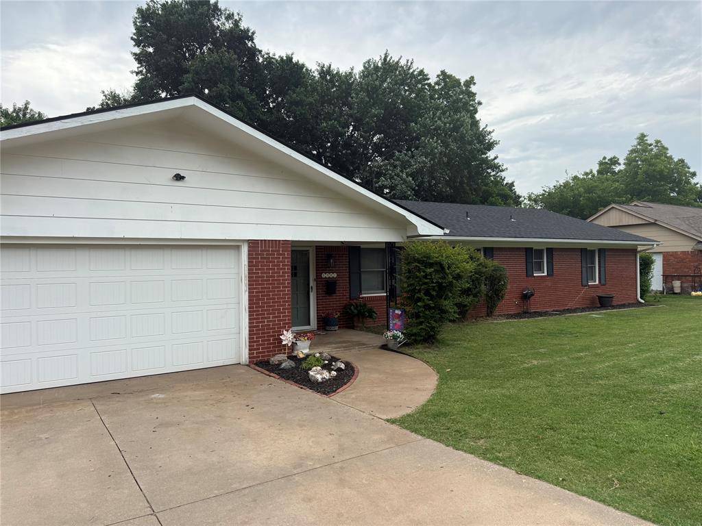 1917 N Minnesota AVE, Shawnee, OK 74804