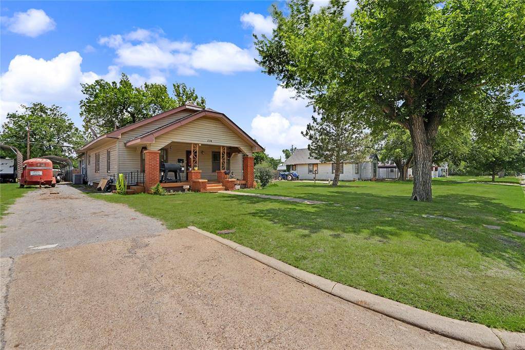 110 S Stephens, Hobart, OK 73651
