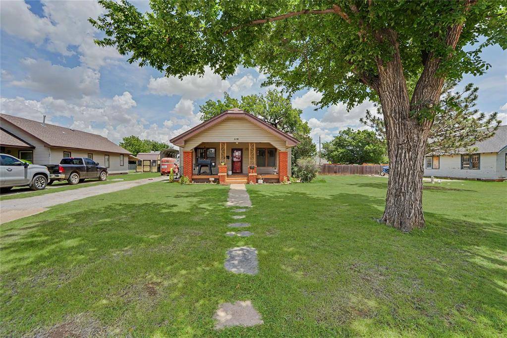 110 S Stephens, Hobart, OK 73651