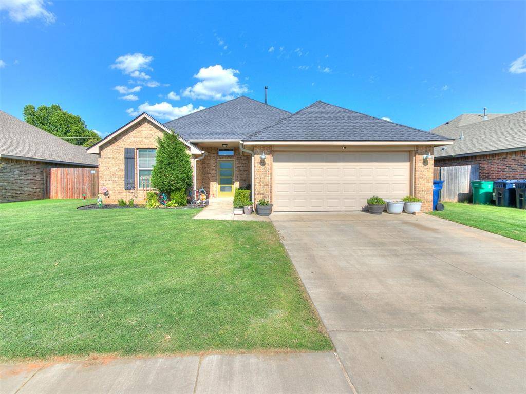 8912 Stacy Lynn LN, Yukon, OK 73099