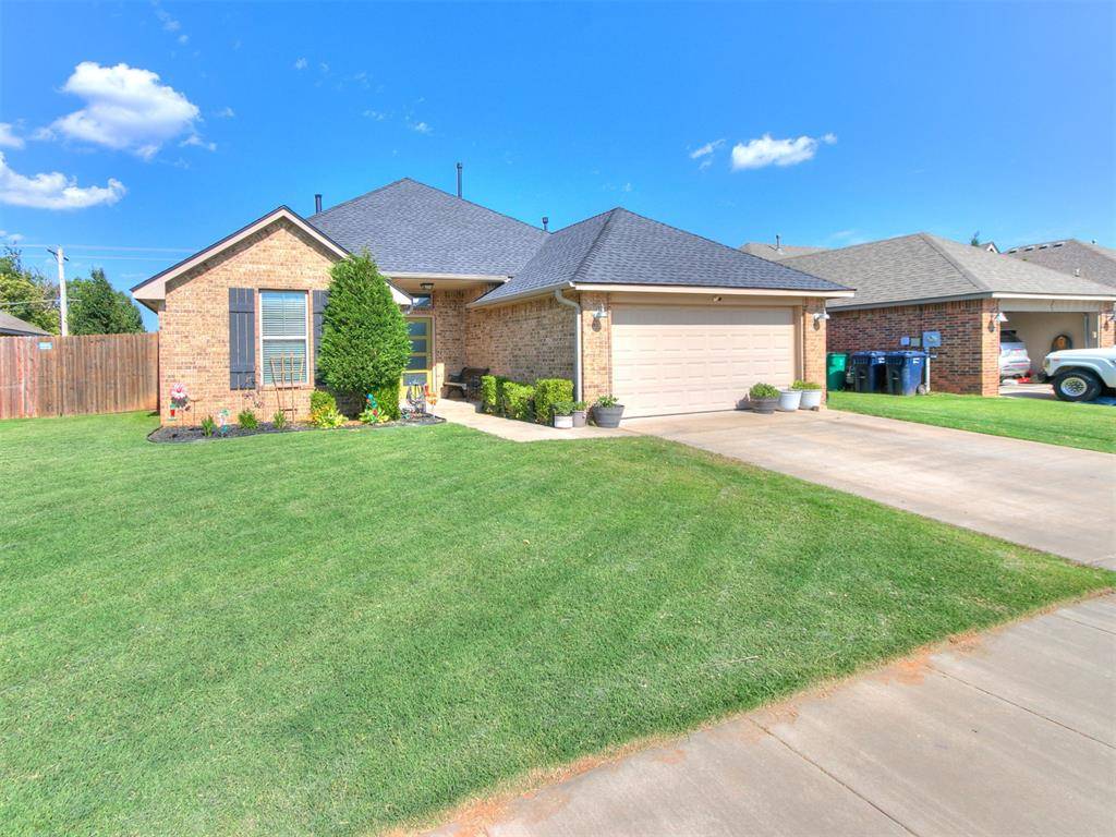 8912 Stacy Lynn LN, Yukon, OK 73099