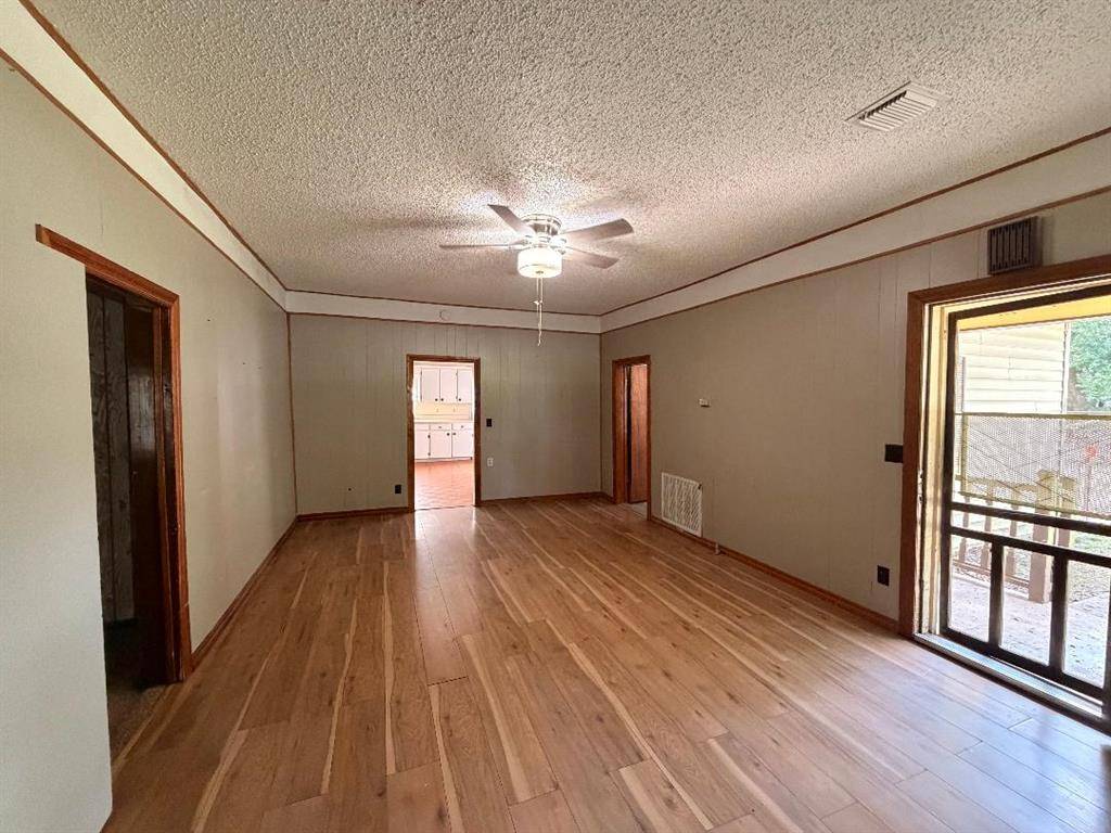 807 E Kean ST, Wynnewood, OK 73098