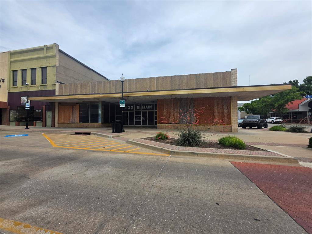 120 E Main ST, Shawnee, OK 74801
