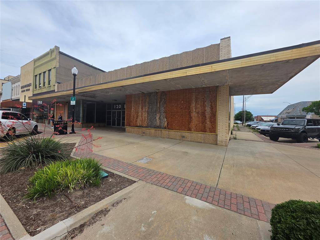 120 E Main ST, Shawnee, OK 74801