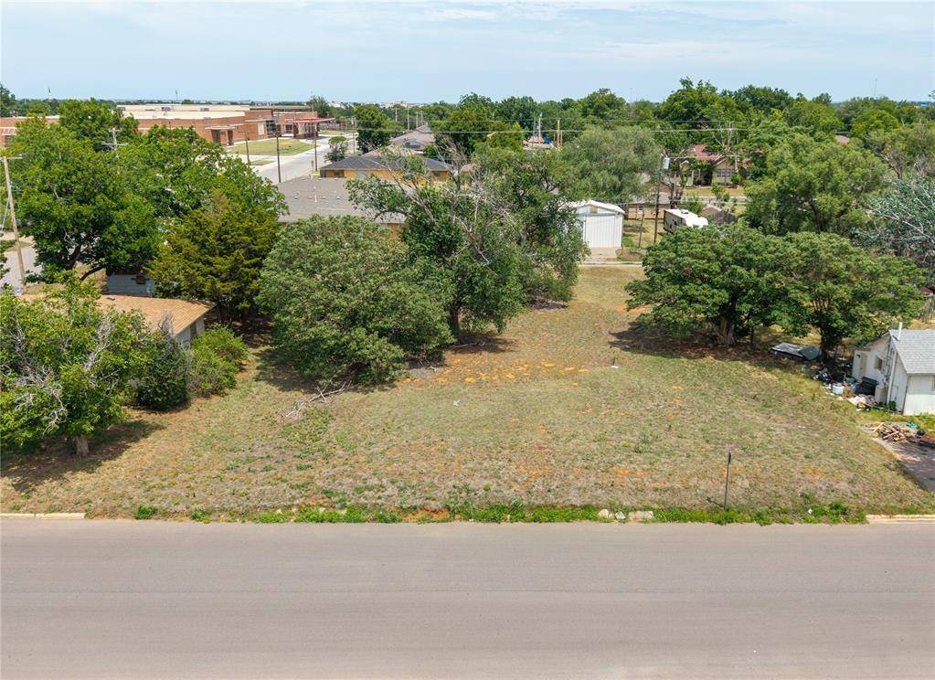 416 N Illinois ST, Weatherford, OK 73096