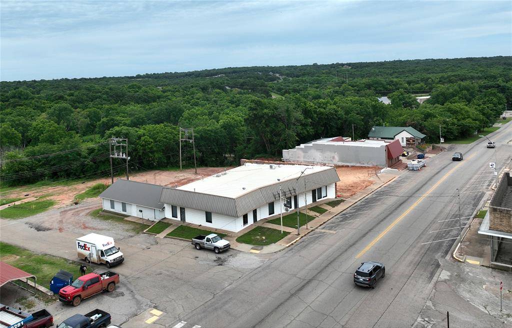 1204 Manvel AVE, Chandler, OK 74834