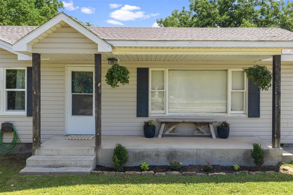 1126 W 12th ST, Sulphur, OK 73086