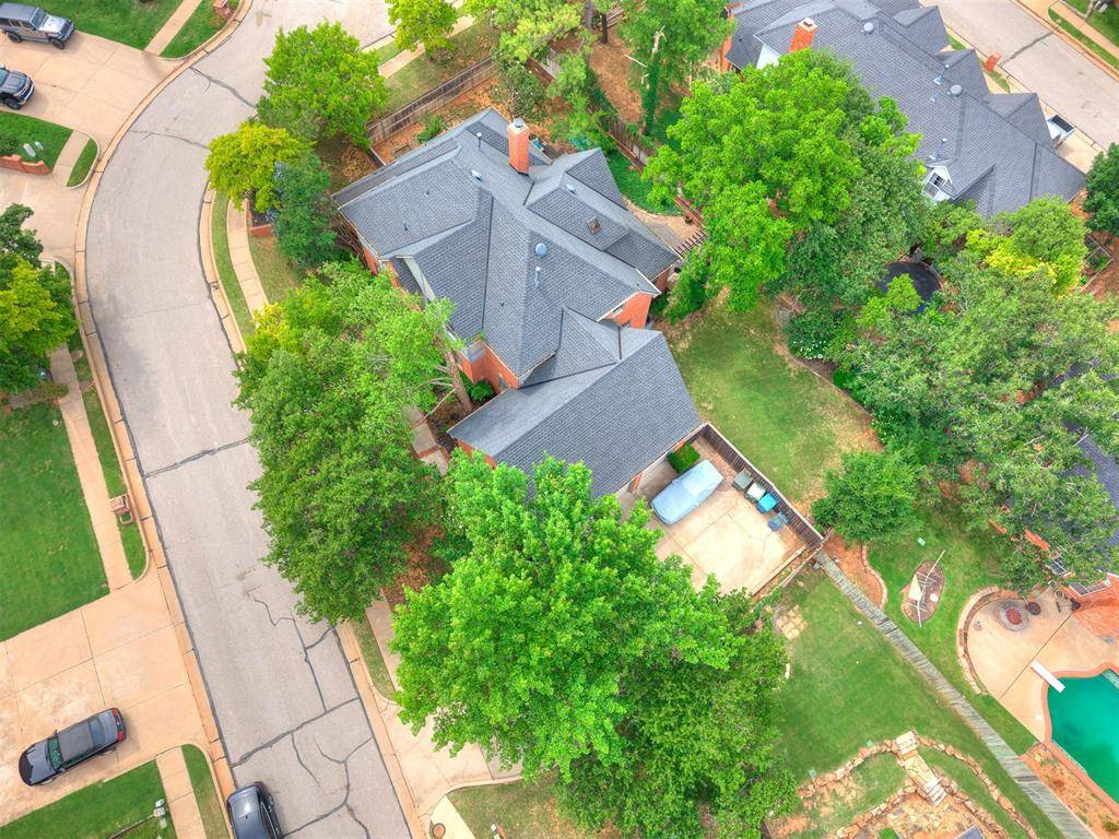 2917 Kingwood DR, Edmond, OK 73013