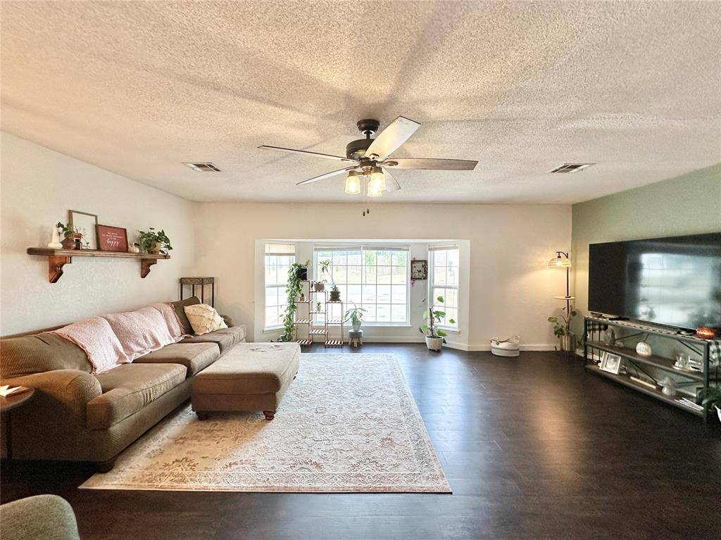 3 Rock Hollow RD, Shawnee, OK 74804