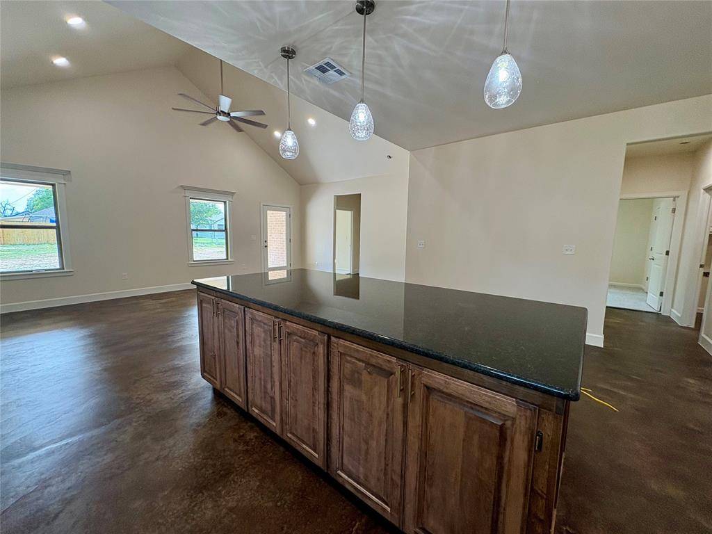 411 N Broadway ST, Hobart, OK 73651