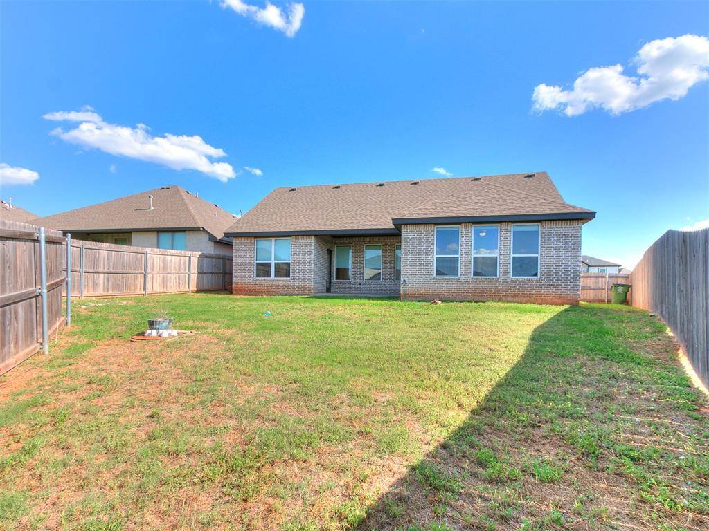 8221 NW 152nd TER, Edmond, OK 73013