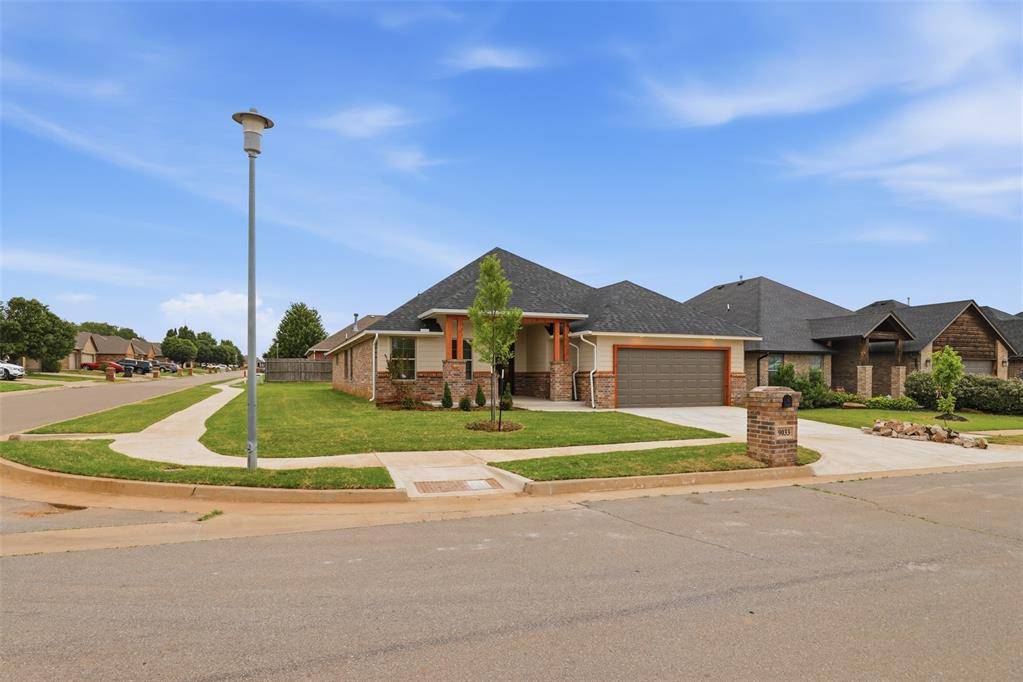 9033 NW 74th ST, Yukon, OK 73099