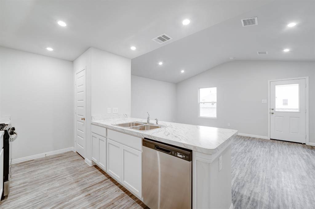 2015 Valley View LN, Weatherford, OK 73096