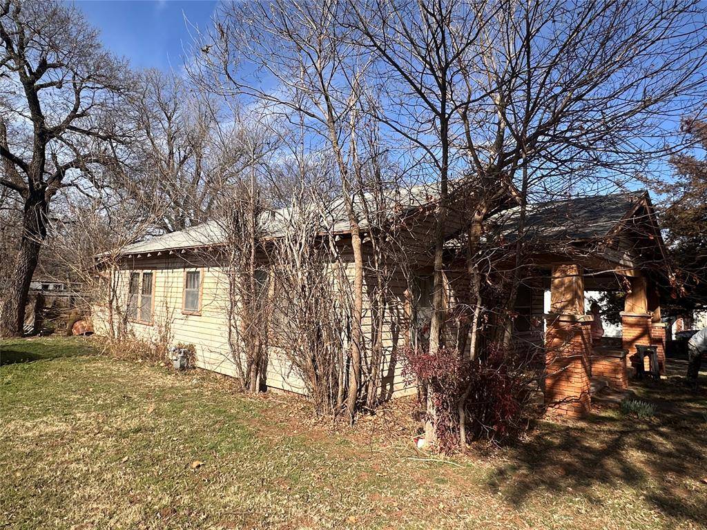 924 S 13th ST, Chickasha, OK 73018