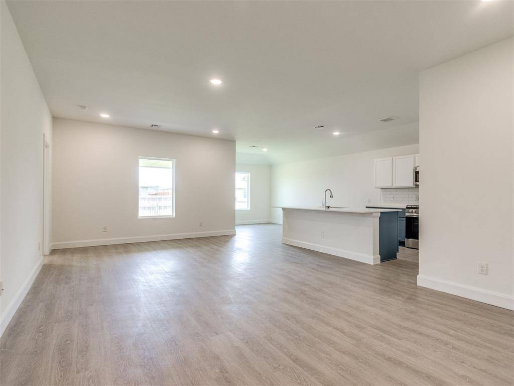 924 Hazy Brook CIR, Chickasha, OK 73018