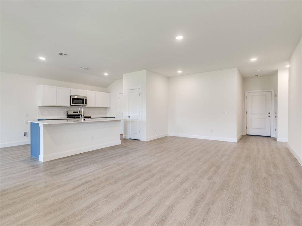 924 Hazy Brook CIR, Chickasha, OK 73018
