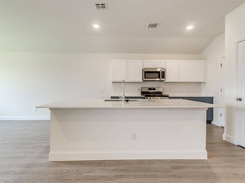 924 Hazy Brook CIR, Chickasha, OK 73018