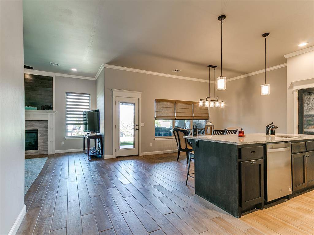 11809 Loren Brook LN, Yukon, OK 73099