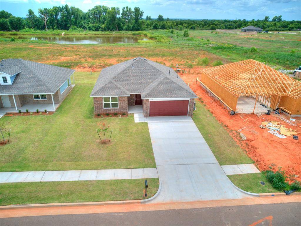 1208 E Stallion LN, Mustang, OK 73064