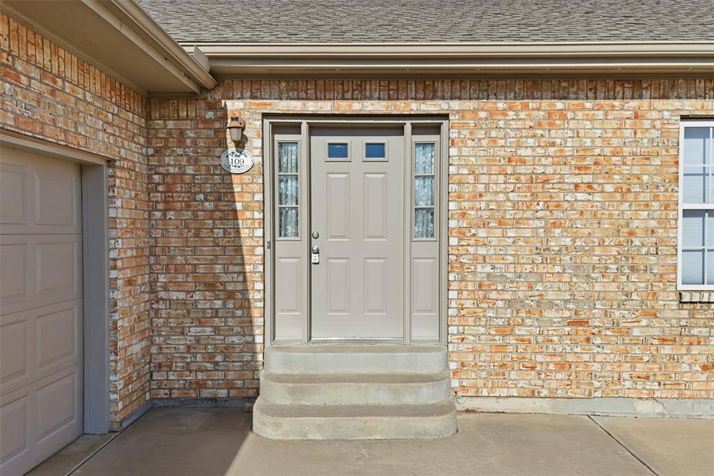 109 N Sunset LN, Guymon, OK 73942