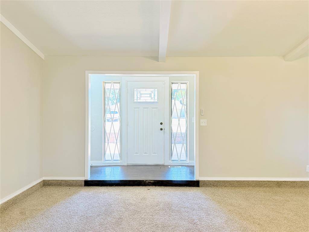 121 W Vail DR, Yukon, OK 73099