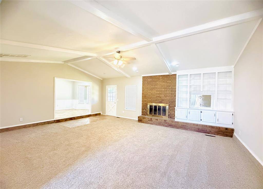 121 W Vail DR, Yukon, OK 73099