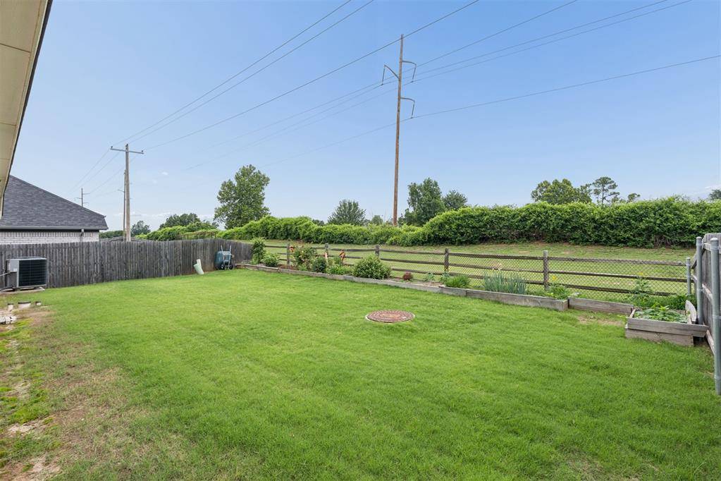1533 SW 157th ST, Moore, OK 73170