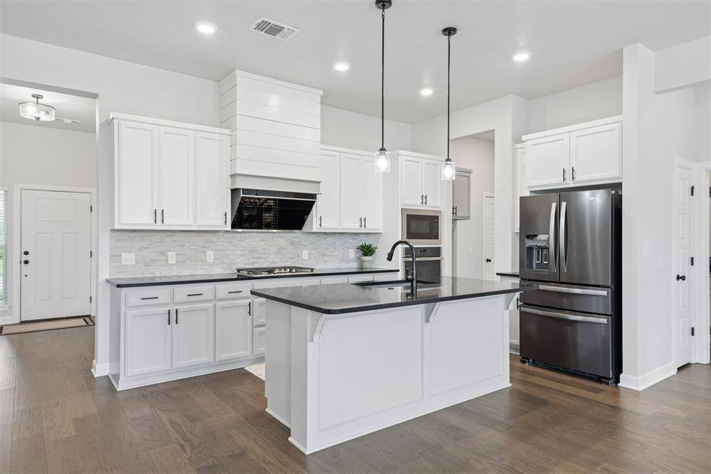 1533 SW 157th ST, Moore, OK 73170