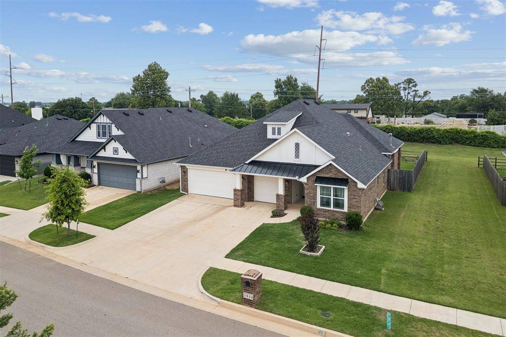 1533 SW 157th ST, Moore, OK 73170
