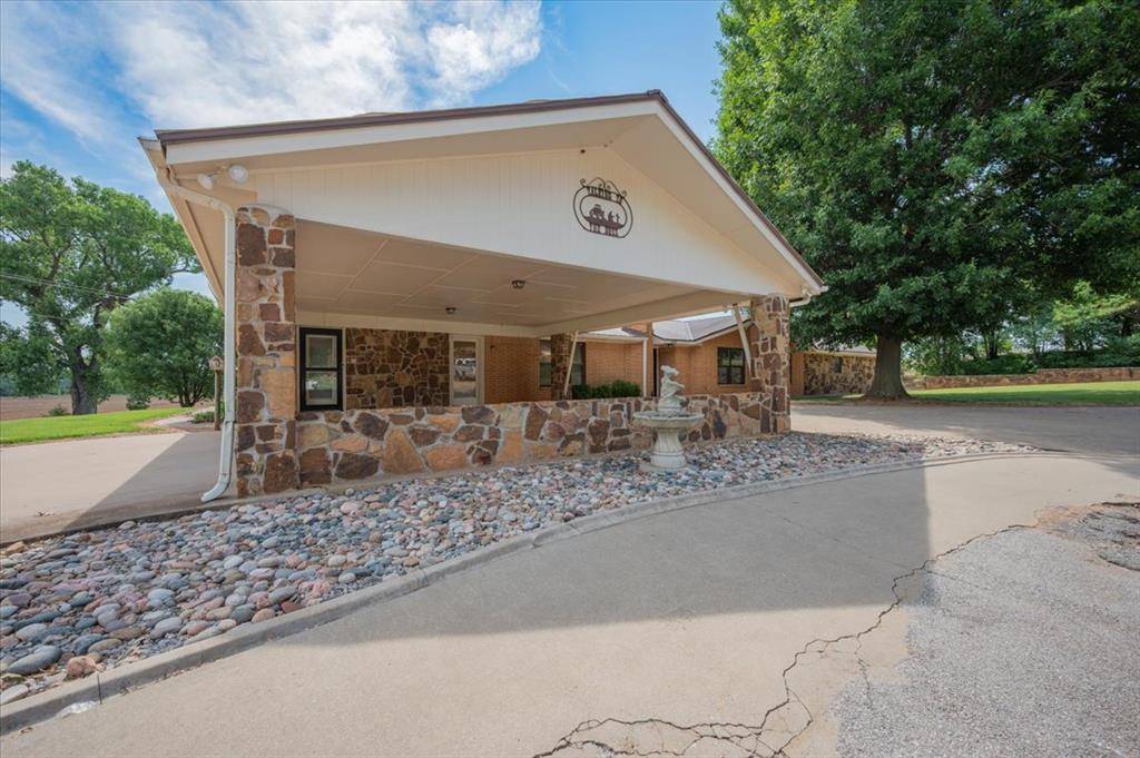 407 S Third ST, Binger, OK 73009