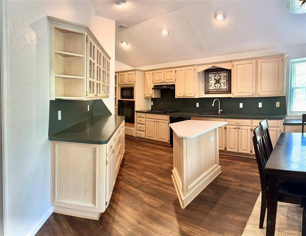 1700 Schooner DR, Norman, OK 73072
