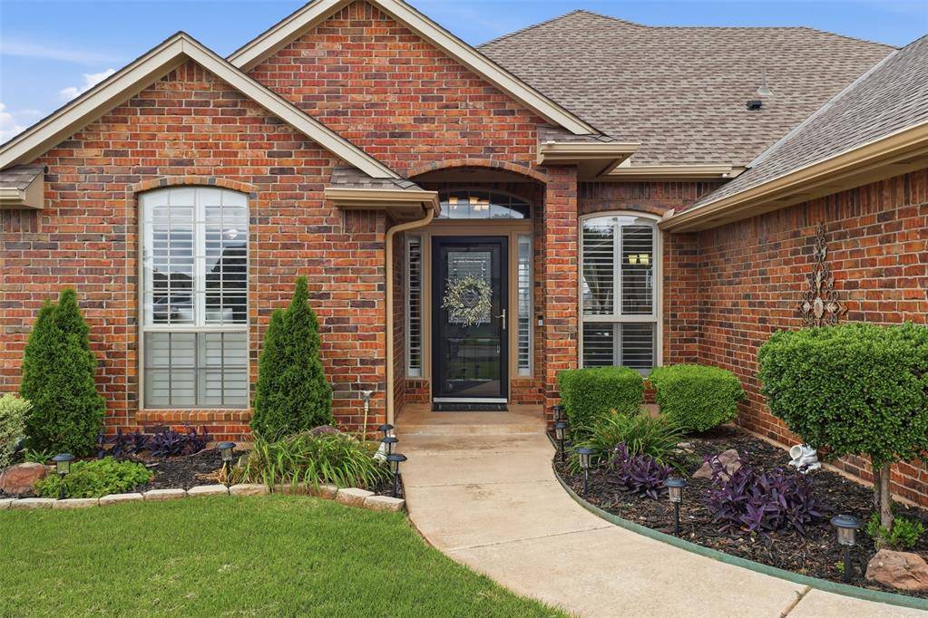 3017 Richfield LN, Edmond, OK 73013