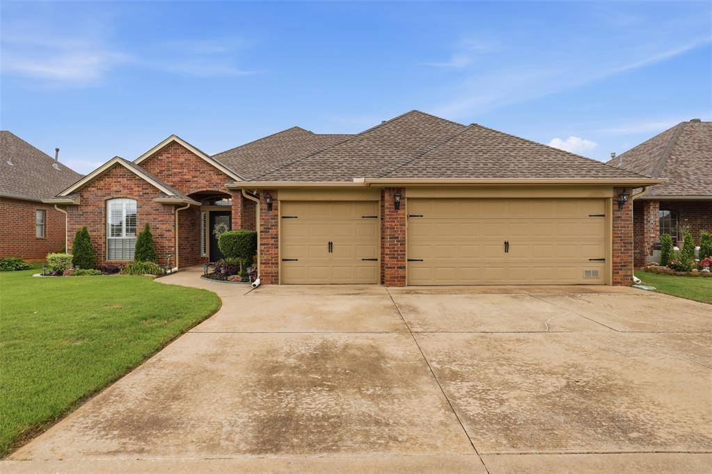 3017 Richfield LN, Edmond, OK 73013